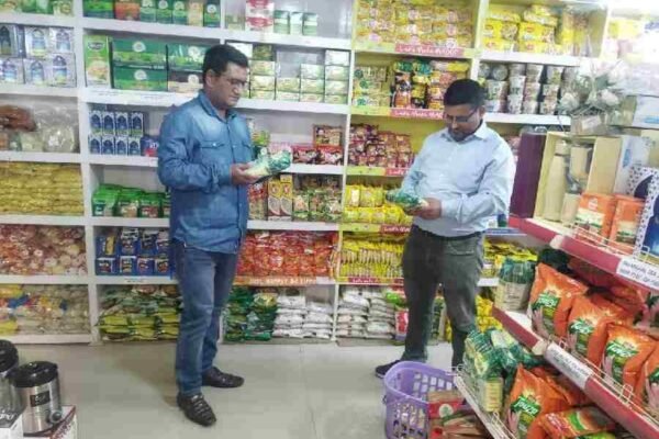 सीएम धामी के सख्त निर्देश पर नवरात्रि में खाद्य सुरक्षा को लेकर बड़ी कार्रवाई, 147 प्रतिष्ठानों पर छापे, 17 नमूने जांच को भेजे गए