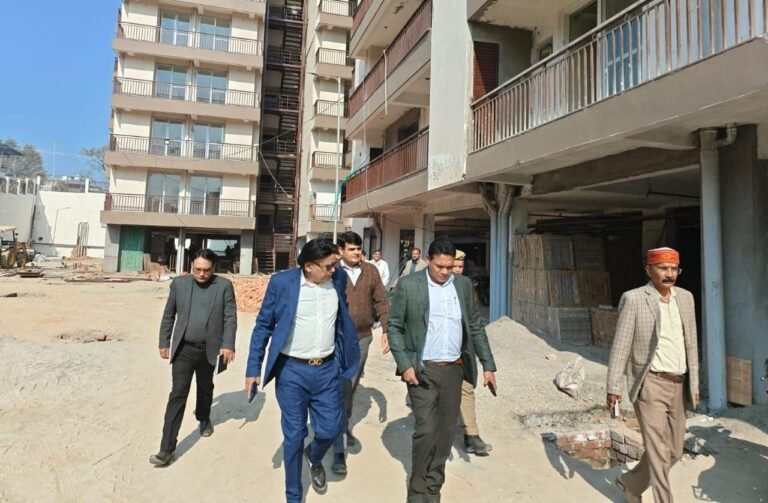 मुख्यमंत्री पुष्कर सिंह धामी के विज़न को गति, आवास एवं नगर विकास योजनाओं में पारदर्शिता, तकनीकी नवाचार और समयबद्ध क्रियान्वयन पर सख्ती