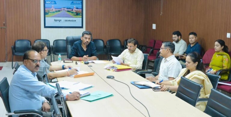 जनता भी व्यवस्था में बने सहभागी, समस्याओं की फोटो व लोकेशन डीआईपीआर देहरादून के फेसबुक/इंस्टाग्राम पेज पर करें टैगः डीएम